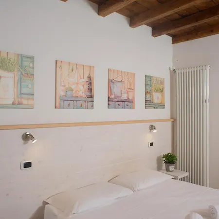 La Corte Di Zizi Сasa de vacaciones Cernobbio