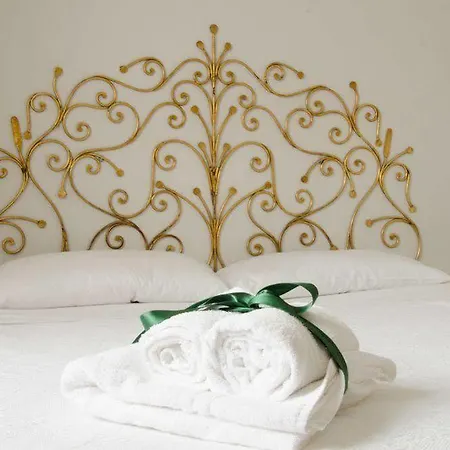 La Corte Di Zizi Сasa de vacaciones