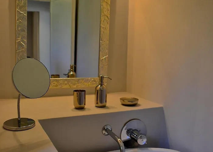 La Corte Di Zizi * Cernobbio