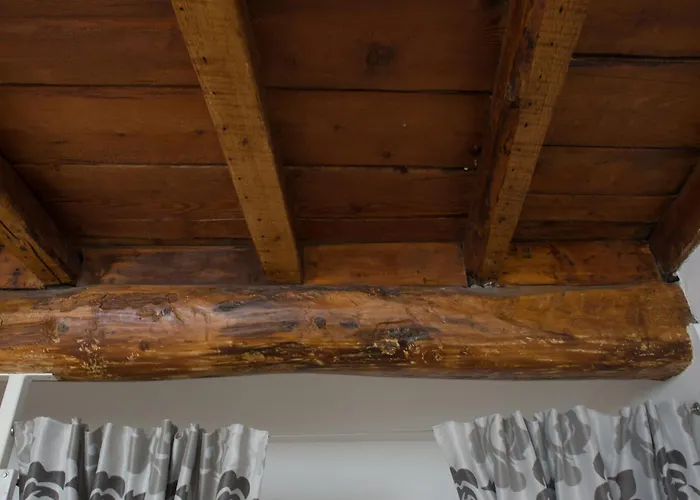 La Corte Di Zizi * チェルノッビオ